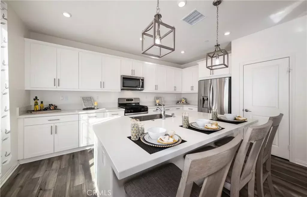 Yucaipa, CA 92399,13438 Limestone