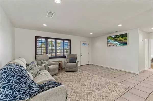 Palm Desert, CA 92211,42585 Iowa Street