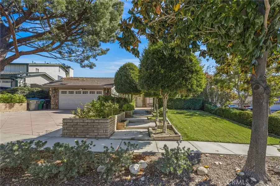 1233 Dale Circle, Corona, CA 92878