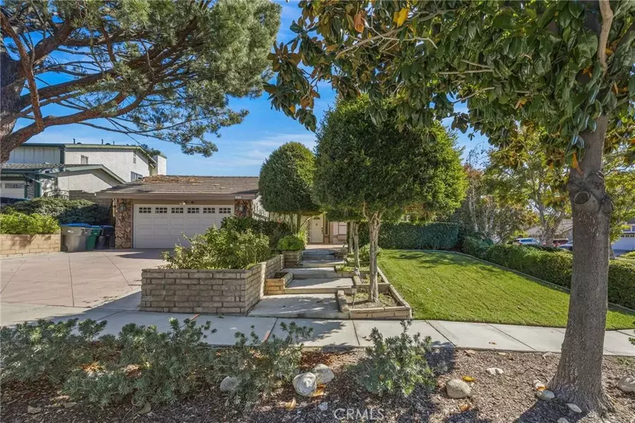 1233 Dale Circle, Corona, CA 92878