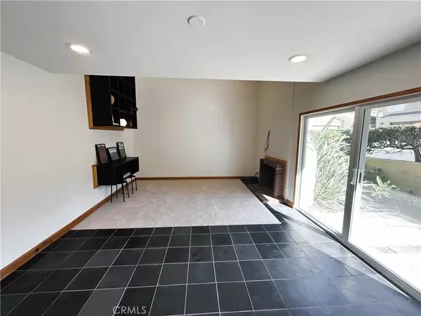 Yorba Linda, CA 92886,4846 Aliano