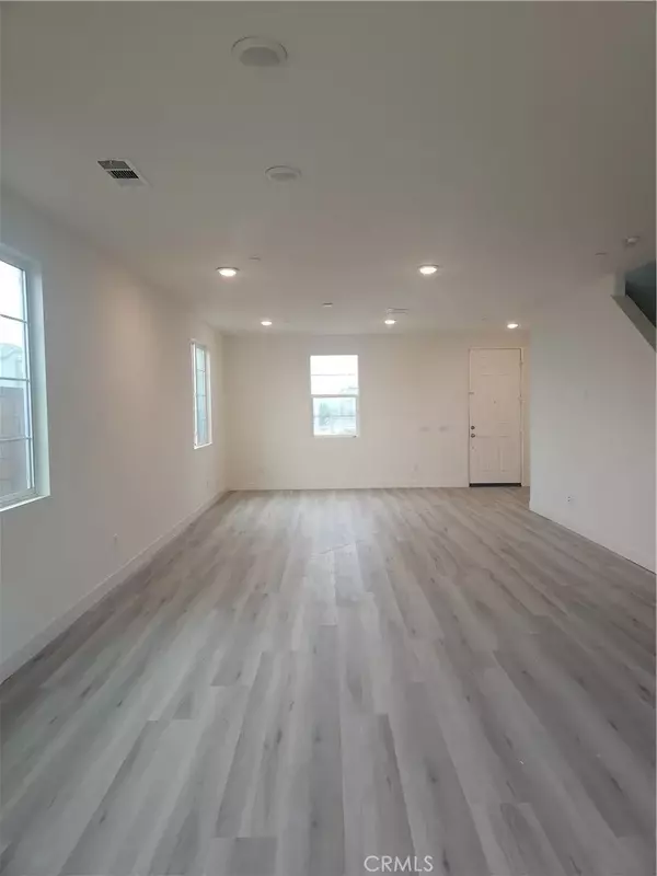 Fontana, CA 92336,16137 Blue Iris Street