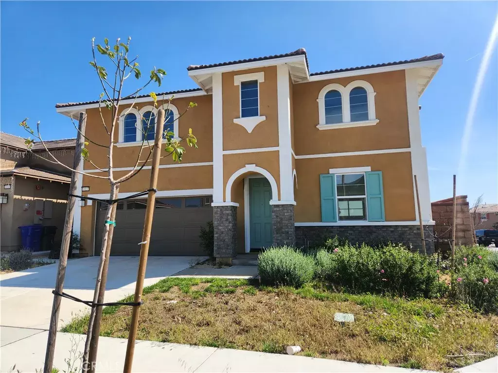 Fontana, CA 92336,16137 Blue Iris Street