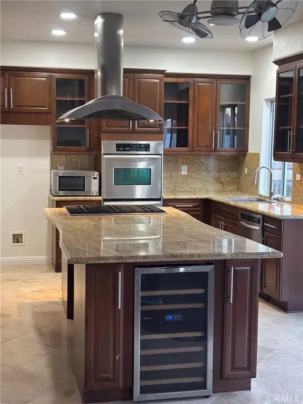 Corona, CA 92881,1477 Floral Park