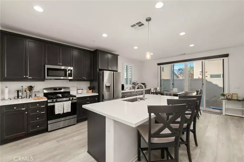 Corona, CA 92883,24187 Mason Rd