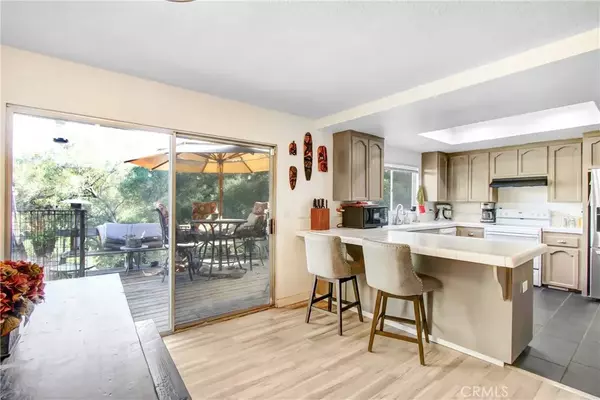 Fallbrook, CA 92028,2536 Valerie