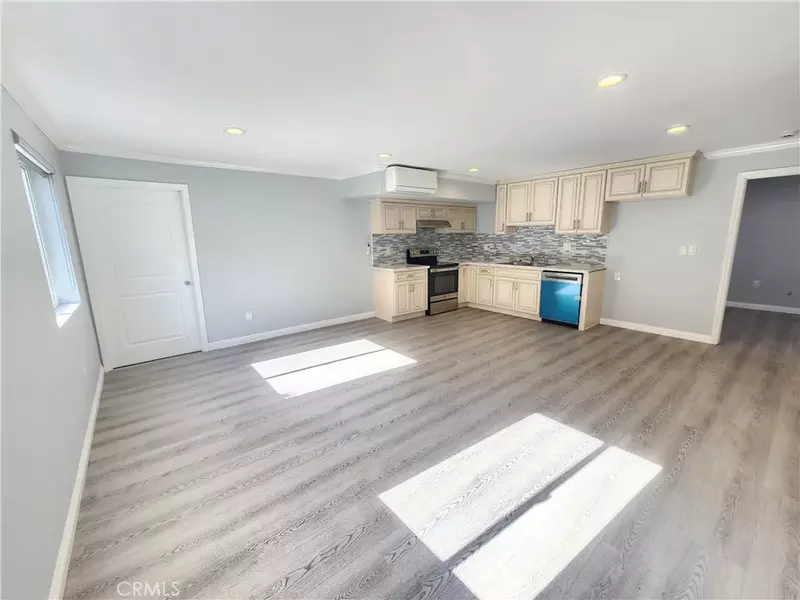 21217 De La Guerra ##A, Woodland Hills, CA 91364