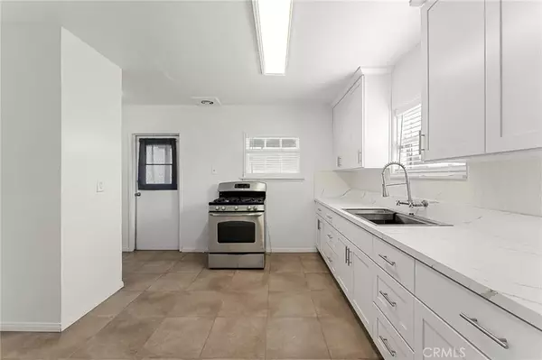 Colton, CA 92324,939 E Olive Street