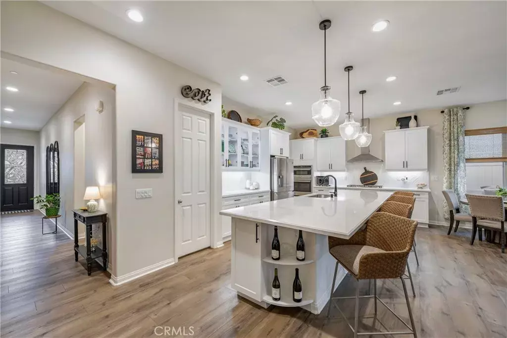 Corona, CA 92883,4124 Cameron