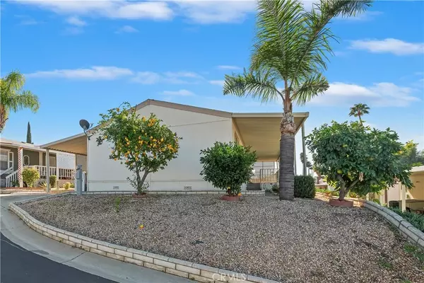 Hemet, CA 92543,1536 S State #213