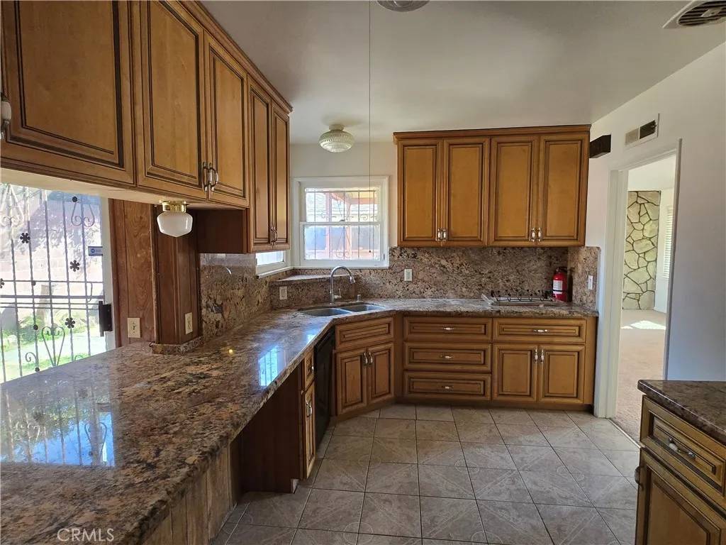 Hawthorne, CA 90250,11804 Atkinson Avenue