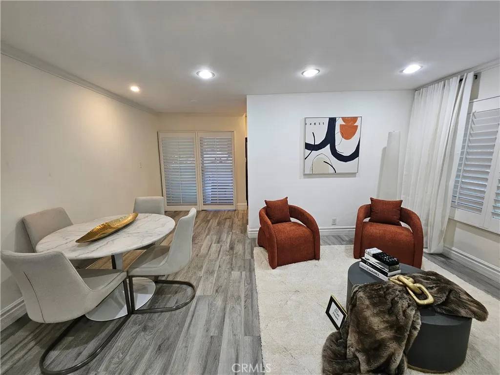 West Hollywood, CA 90069,960 Larrabee Street #102