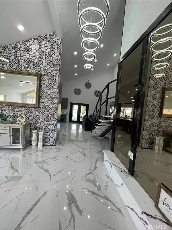 Anaheim Hills, CA 92807,660 S Covered Wagon