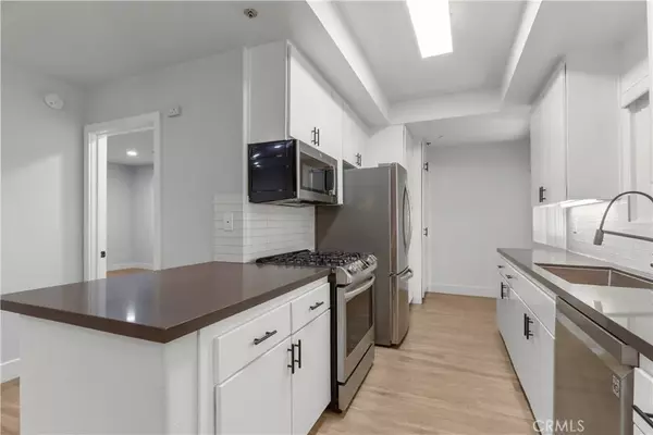 Los Angeles, CA 90049,11681 Darlington