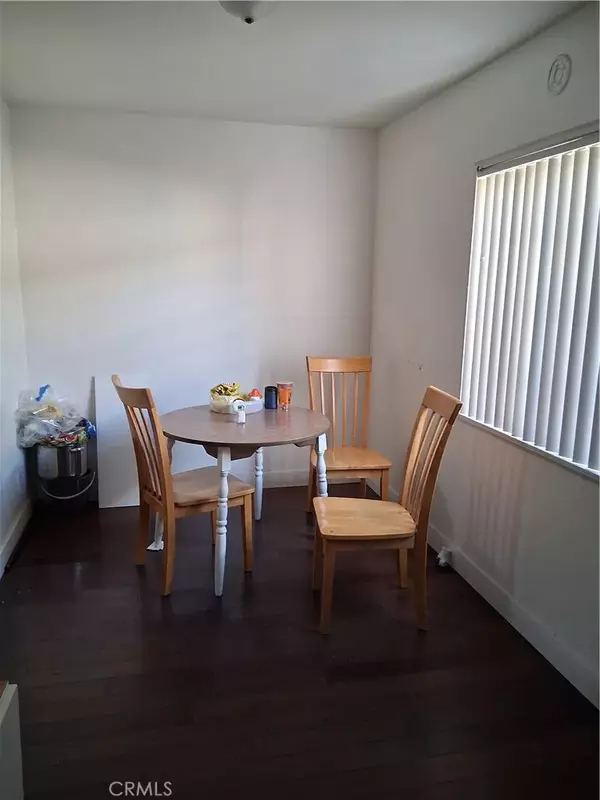 Long Beach, CA 90805,270 E Heath Lane