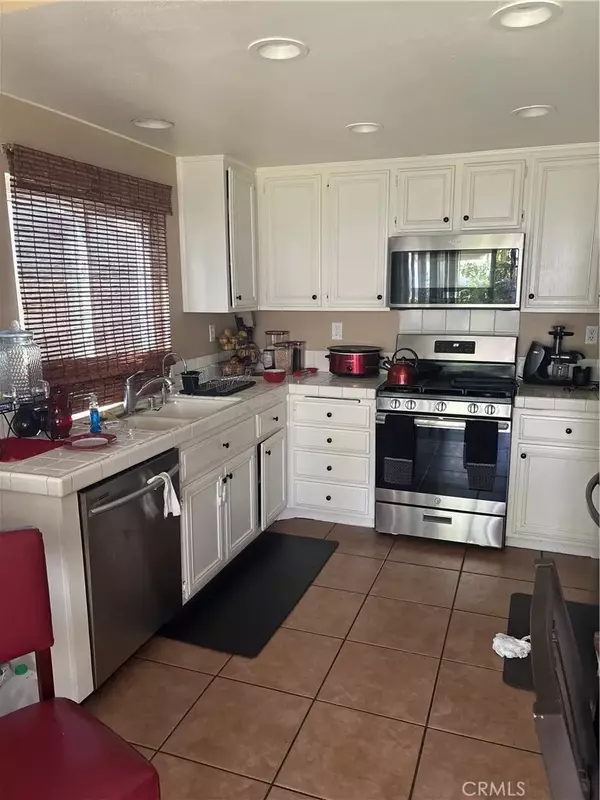 San Jacinto, CA 92583,1036 Luna Way