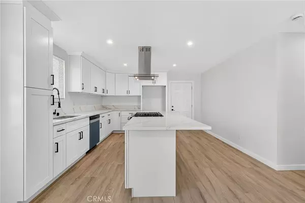 Los Angeles, CA 90059,1842 E 123rd