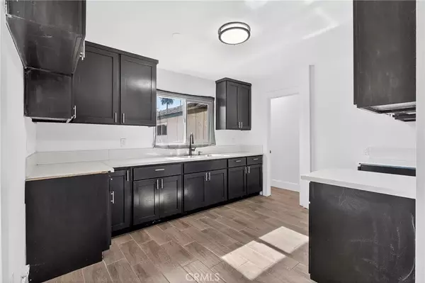 Los Angeles, CA 90044,1052 W 74th