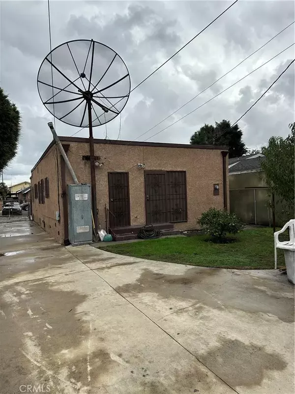 Los Angeles, CA 90003,131 E 99th