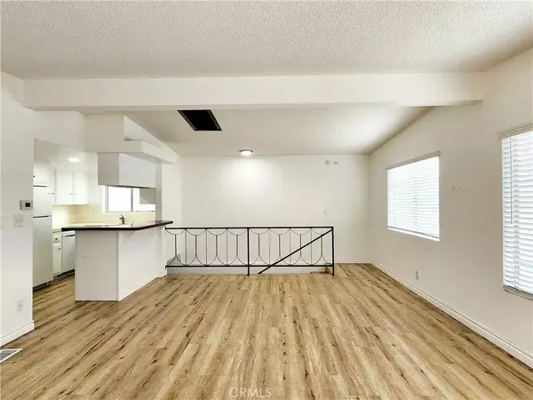 Manhattan Beach, CA 90266,326 10th Place