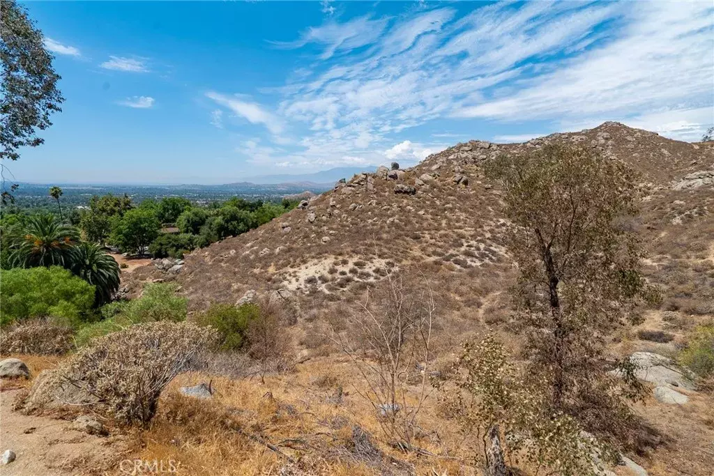 Riverside, CA 92506,0 Rolling Ridge