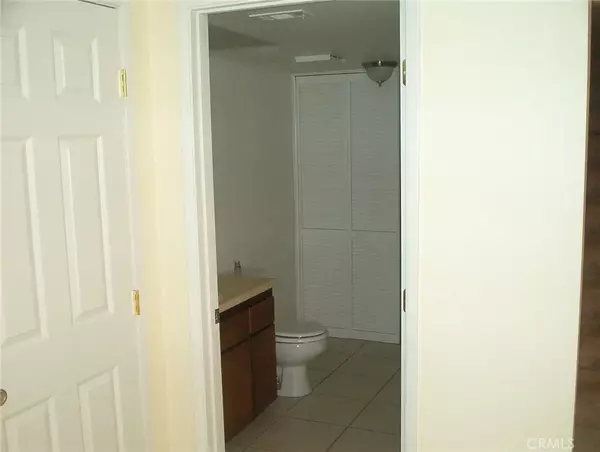 Fontana, CA 92335,16590 Terrace Lane #F