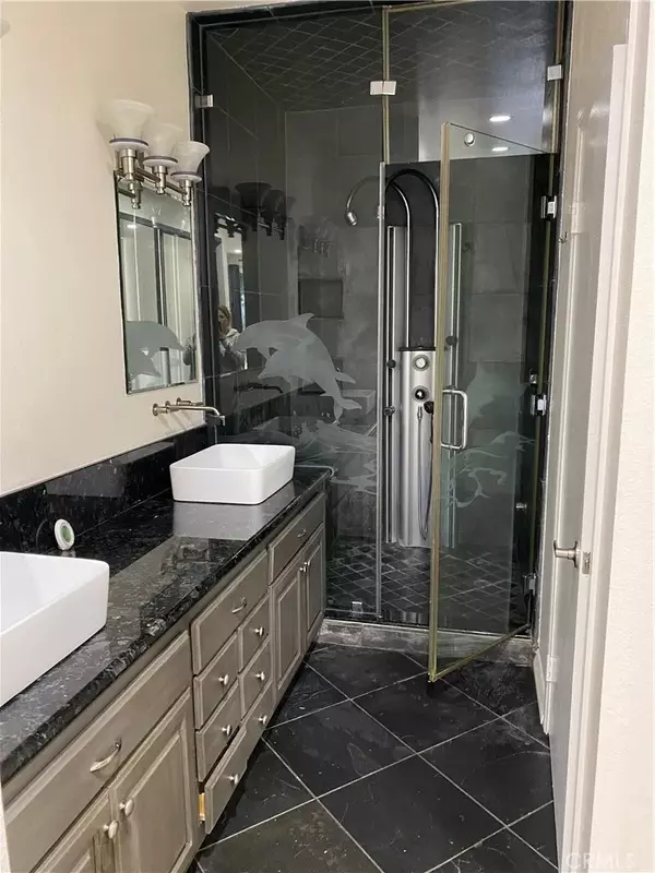 Santa Ana, CA 92704,2534 W Macarthur Boulevard West #K