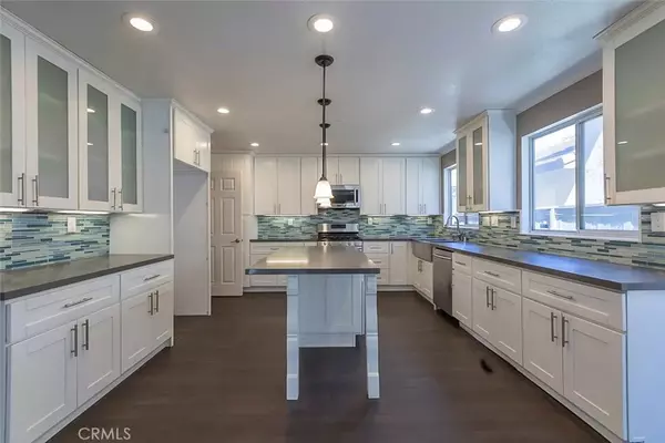 Fontana, CA 92337,16983 Via De Anza