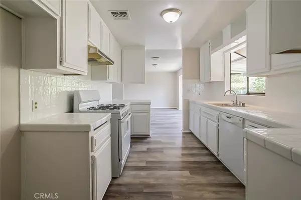 Fontana, CA 92335,9287 Alder Avenue