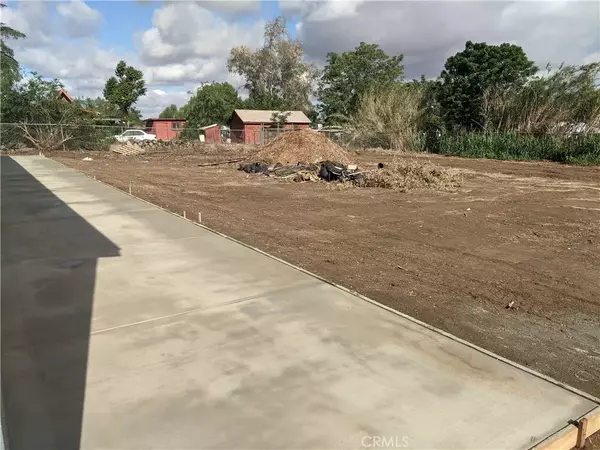 Perris, CA 92570,20452 Myron St