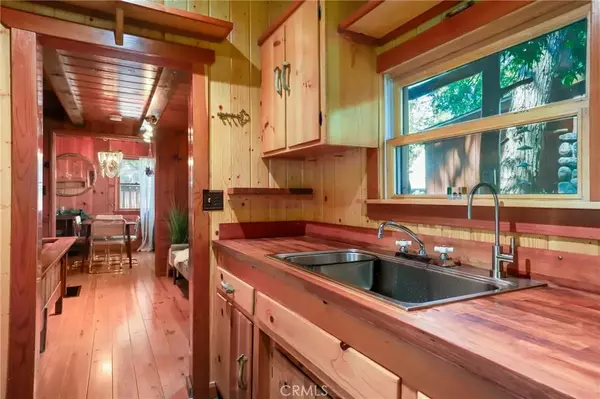 Crestline, CA 92325,23348 Outlook Lane