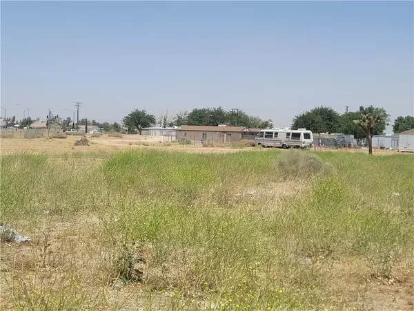 21 Pahute, Apple Valley, CA 92308