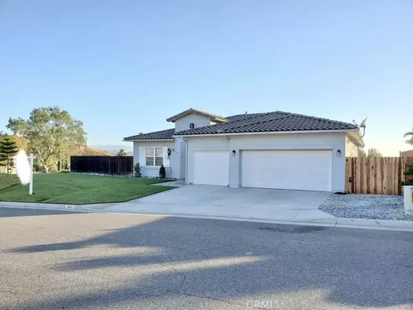 5541 Sunset Ridge Drive, Jurupa Valley, CA 92509
