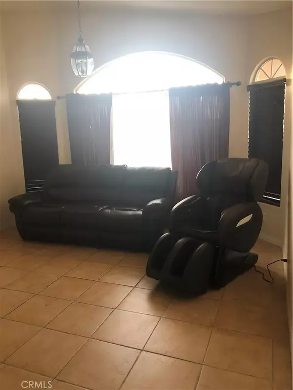 Victorville, CA 92395,13647 Rose Place