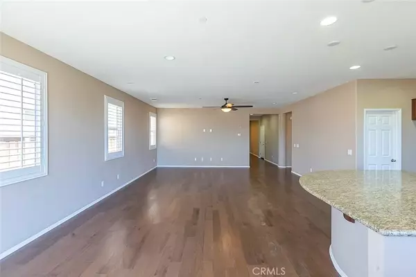 Lake Elsinore, CA 92532,45005 Blue Moon Street