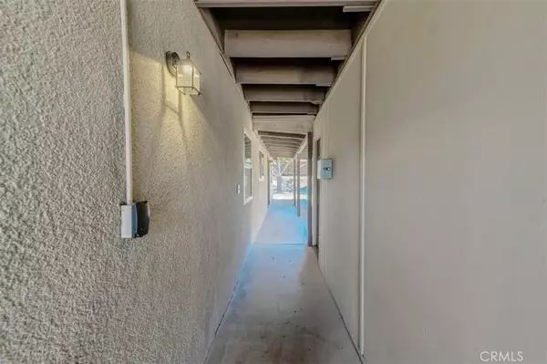 Victorville, CA 92395,16581 Lariat Road