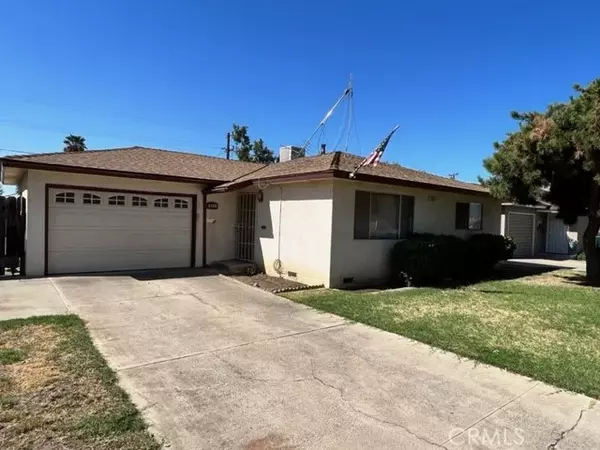 822 W Fairmont Avenue, Clovis, CA 93612