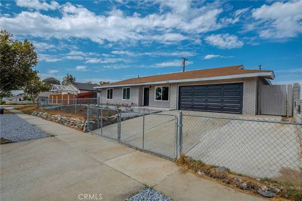 806 S Sandalwood Avenue, Bloomington, CA 92316