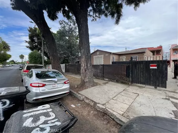 Los Angeles, CA 90002,913 E 87th Street