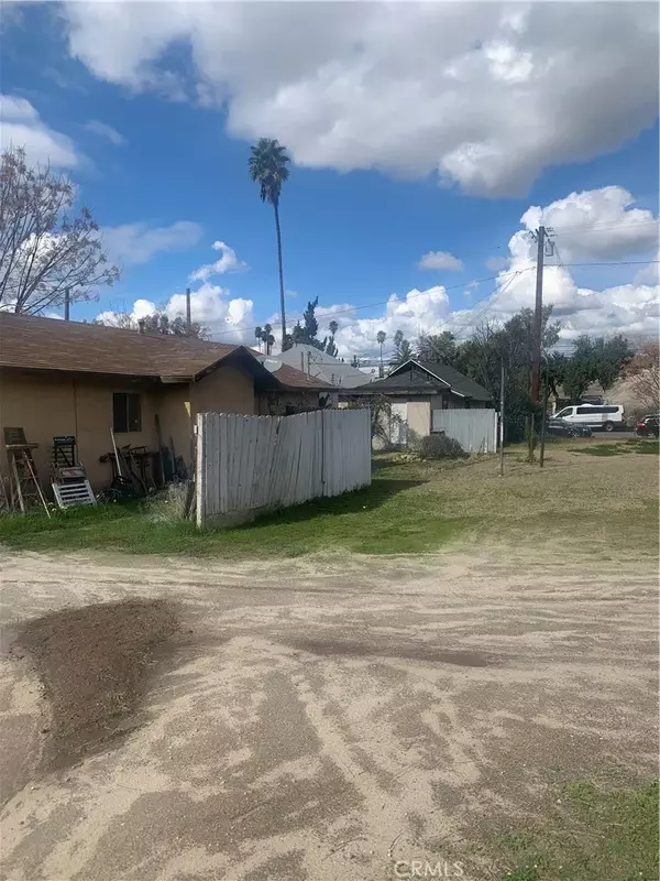 Redlands, CA 92374,214 E High Avenue