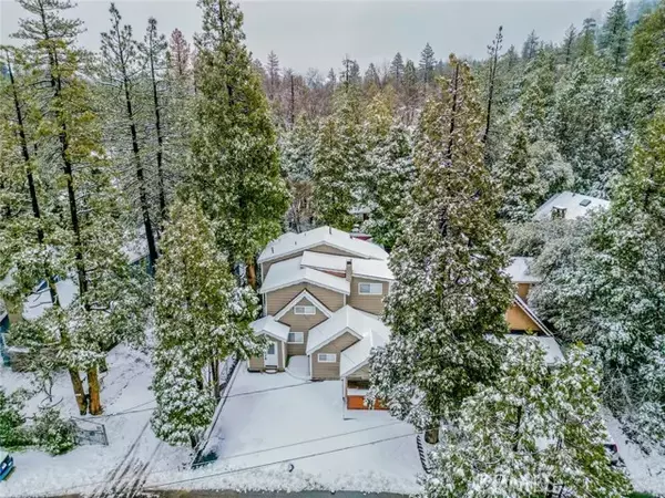 Crestline, CA 92325,707 Rocky Loop