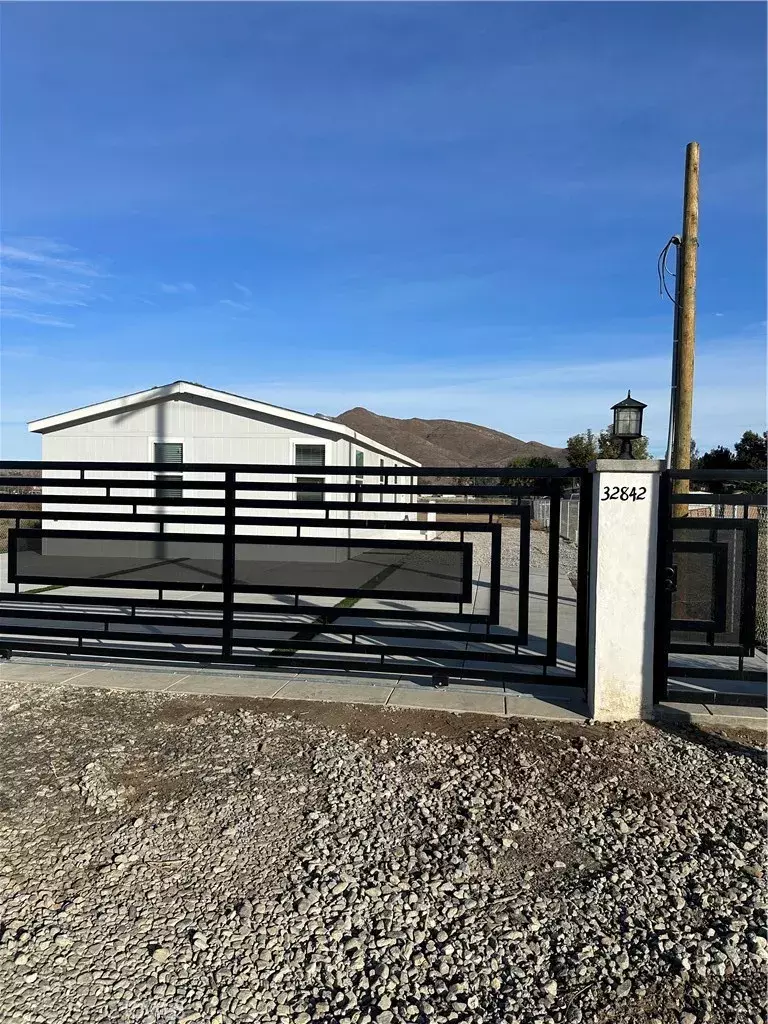 Winchester, CA 92596,32842 Finch Street