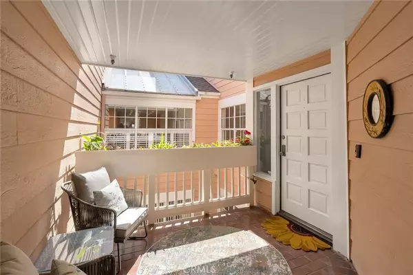 Marina Del Rey, CA 90292,4338 Redwood Avenue #B301