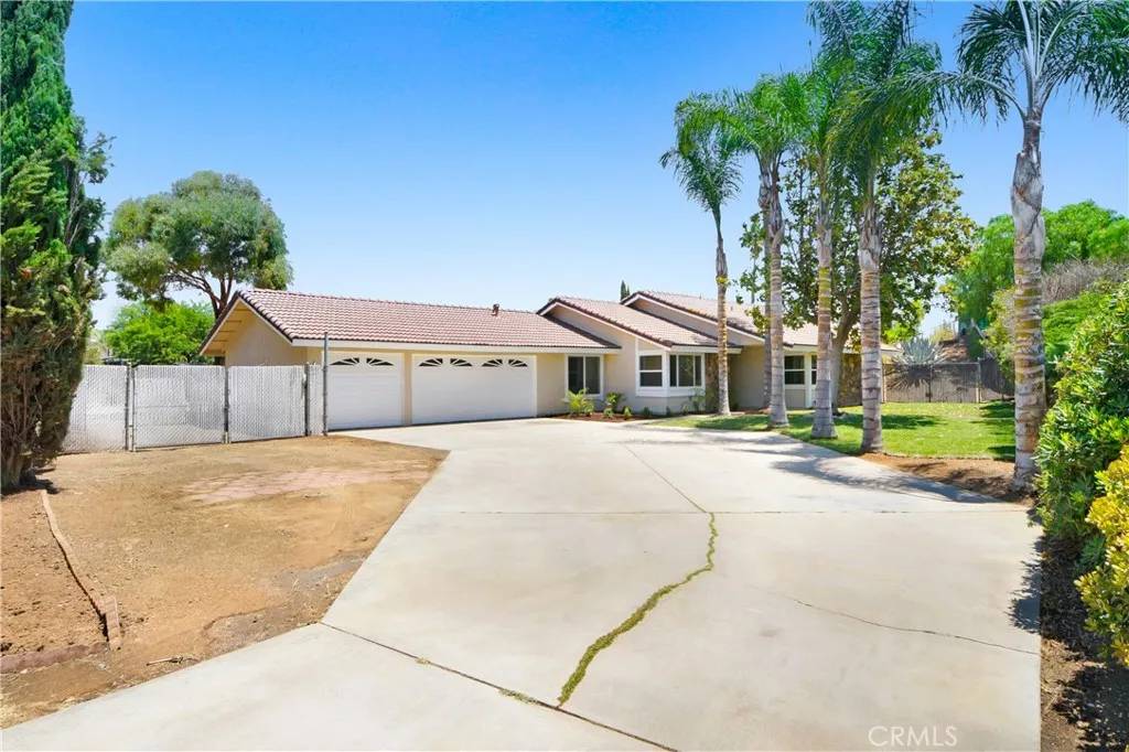9401 Corral Street, Jurupa Valley, CA 92509