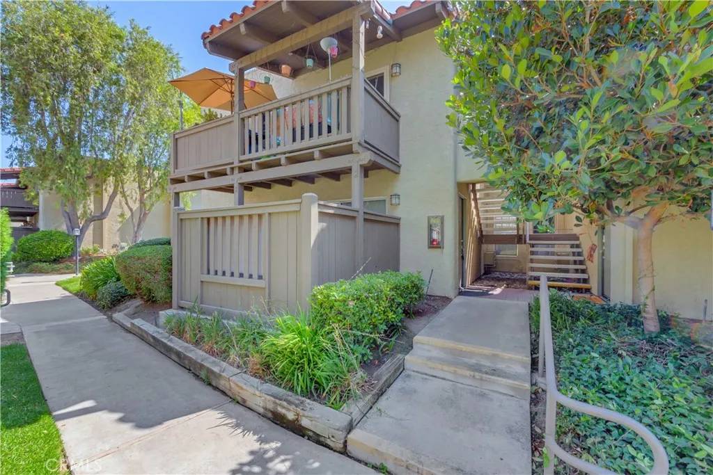 Santa Ana, CA 92701,1345 Cabrillo Park Drive #N01