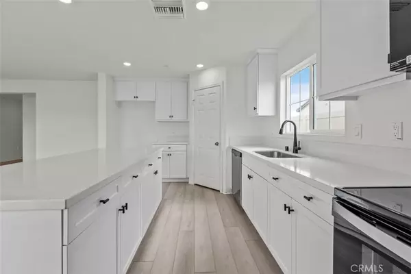 San Jacinto, CA 92582,960 Thunder Trail