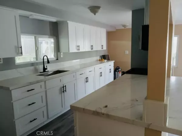 26235 9th #44, Highland, CA 92346