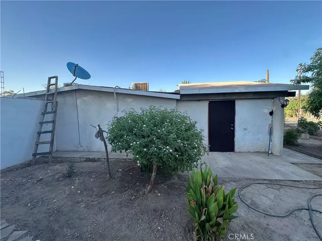 Outside Area (outside U.s.) Foreign Country, CA 21911,0 Calle Tercera