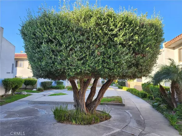 2521 W Sunflower Avenue West #T2, Santa Ana, CA 92704