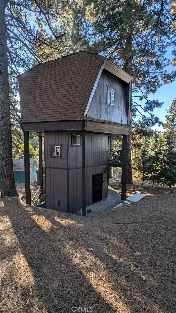 Running Springs, CA 92382,31438 Easy Street